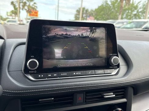 Certified 2023 Nissan Rogue SV image 24