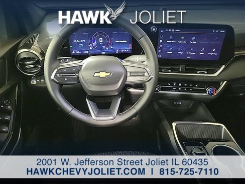Used 2026 Chevrolet Equinox LT AWD/4WD image 13