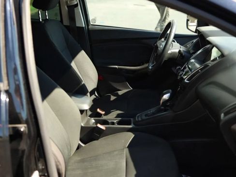 Used 2017 Ford Focus SEL w/ Cold Weather Package FWD image 40