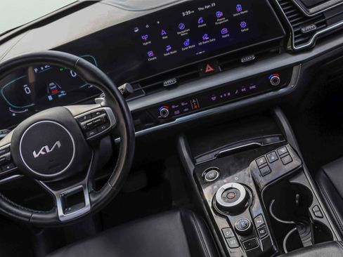 Certified 2023 Kia Sportage EX AWD/4WD image 19