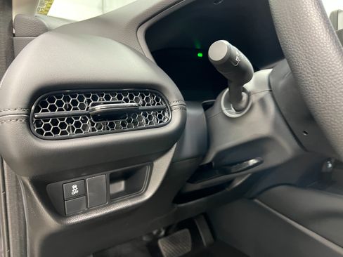 Used 2025 Honda HR-V LX image 14