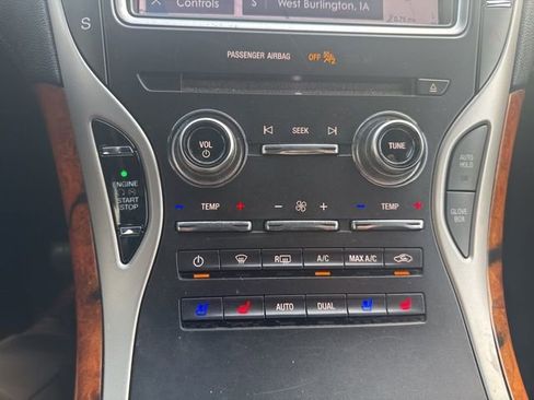 Used 2019 Lincoln Nautilus Reserve image 26