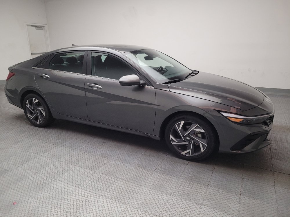Used 2025 Hyundai Elantra SEL FWD image 11