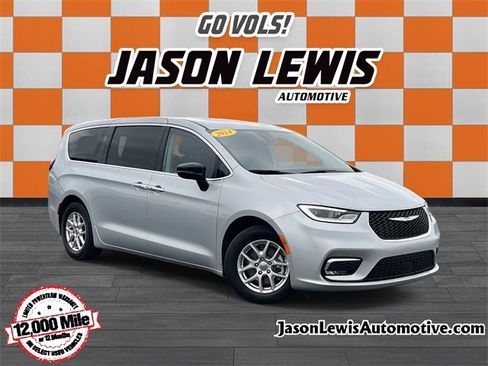 Used 2024 Chrysler Pacifica Touring-L image 1