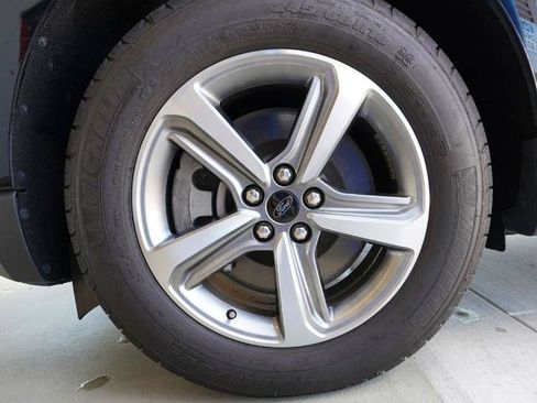 Certified 2024 Ford Edge SEL w/ Convenience Package AWD/4WD image 32