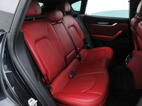Certified 2022 Maserati Levante GT AWD/4WD image 13