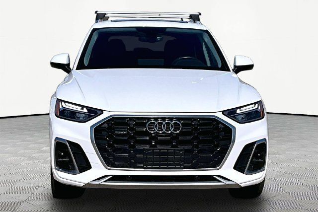 Used 2023 Audi Q5 2.0T Premium Plus w/ Premium Plus Package AWD/4WD image 3