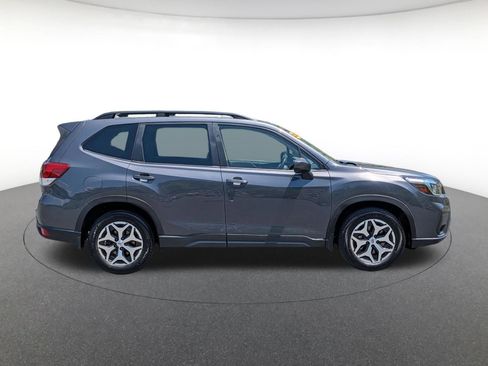 Used 2020 Subaru Forester Premium AWD/4WD image 3