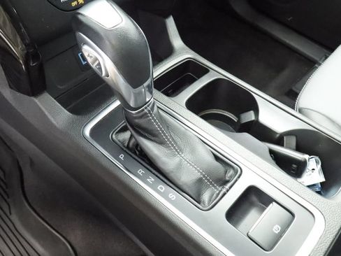 Used 2019 Ford Escape Titanium AWD/4WD image 32