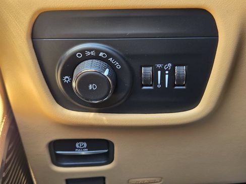 Used 2023 Jeep Grand Cherokee L Summit AWD/4WD image 28
