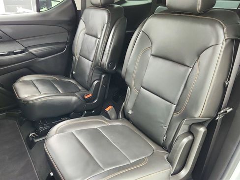 Used 2021 Chevrolet Traverse RS FWD image 32