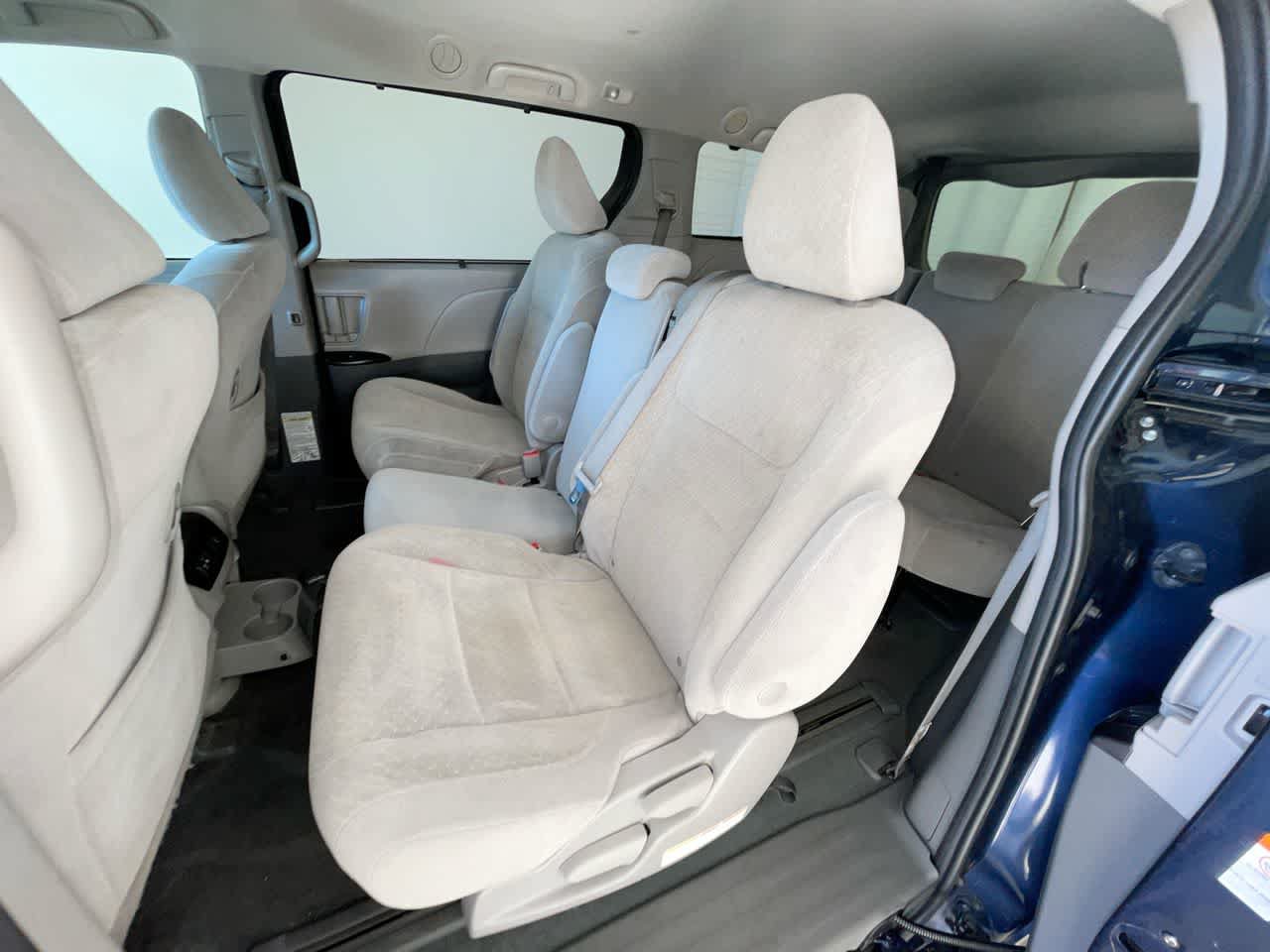 Used 2020 Toyota Sienna LE w/ Protection Package FWD image 22
