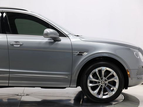 Used 2019 Bentley Bentayga image 72