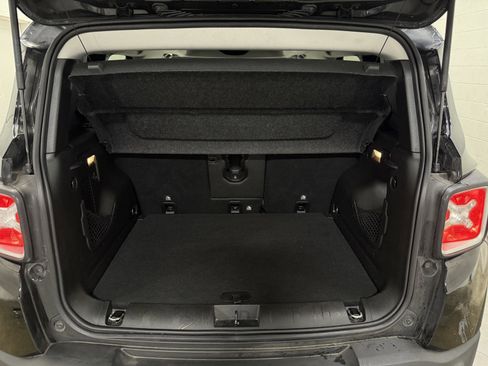 Used 2017 Jeep Renegade Limited AWD/4WD image 27