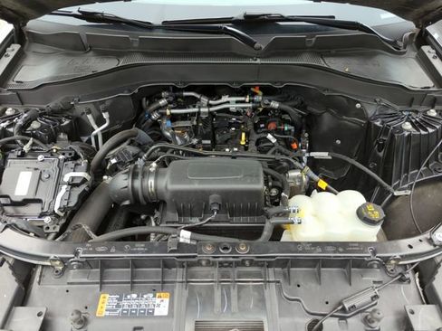 Certified 2024 Ford Explorer XLT w/ Equipment Group 202A AWD/4WD image 40