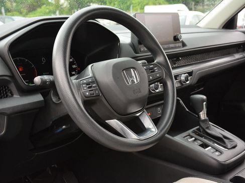 Used 2024 Honda CR-V LX image 10