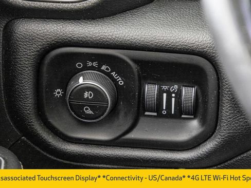 Used 2022 RAM 1500 Laramie AWD/4WD image 39