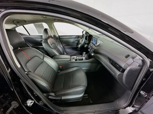 Used 2024 Nissan Sentra SR w/ SR Premium Package image 32