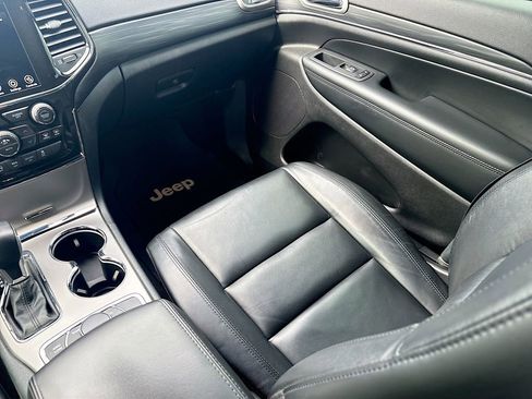 Used 2022 Jeep Grand Cherokee Limited AWD/4WD image 24