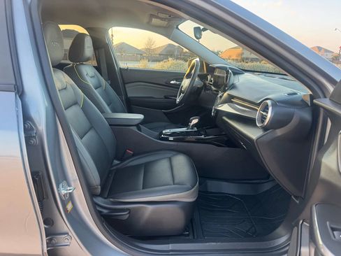 Used 2025 Chevrolet Trax ACTIV w/ Driver Confidence Package image 32