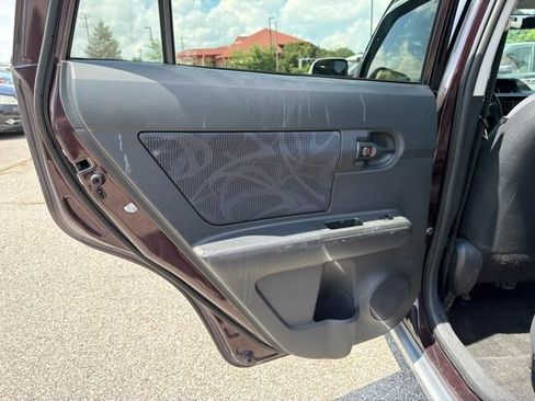 Used 2012 Scion xB FWD image 18