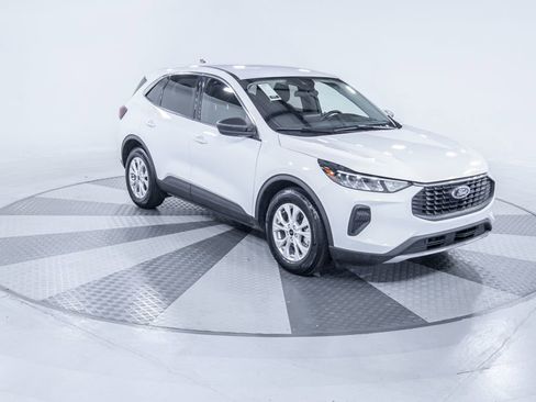 Used 2024 Ford Escape Active image 12