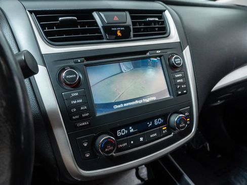 Used 2017 Nissan Altima 2.5 SV w/ Convenience Package FWD image 17