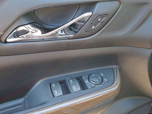 Certified 2023 GMC Acadia SLE w/ Driver Convenience Package image 23