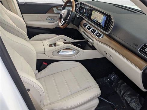 Certified 2021 Mercedes-Benz GLS 580 4MATIC image 22