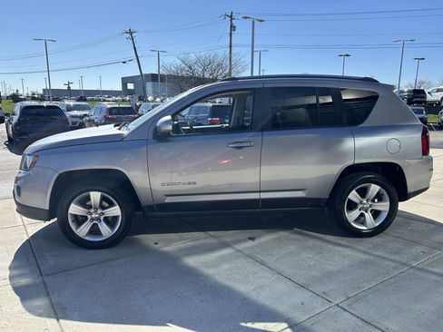 Used 2015 Jeep Compass High Altitude image 4
