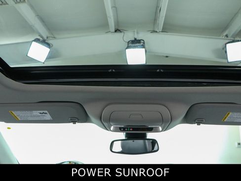 Used 2020 Buick Enclave Premium w/ Sun and Sites Package FWD image 21