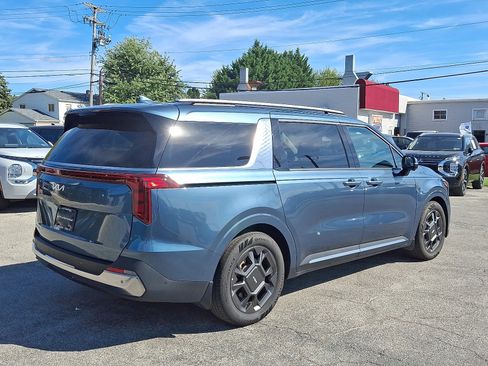 Used 2025 Kia Carnival SX image 7