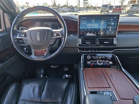 Used 2023 Lincoln Navigator Reserve image 19