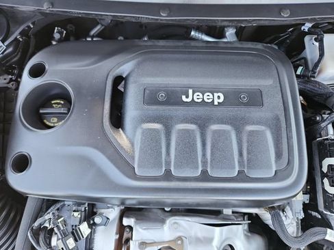 Used 2020 Jeep Cherokee Limited w/ Technology Group AWD/4WD image 22