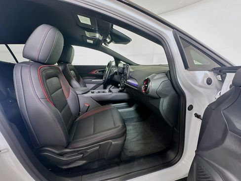 Used 2024 Chevrolet Equinox EV RS FWD image 31