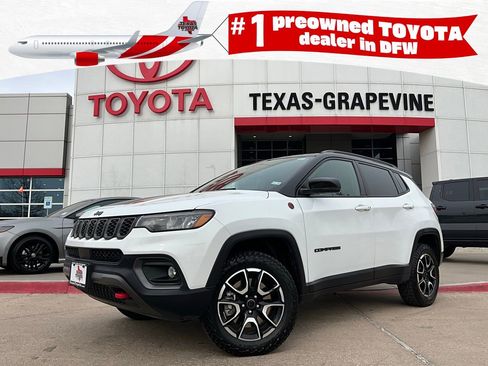 Used 2025 Jeep Compass Trailhawk w/ Trailer Tow Group image 1