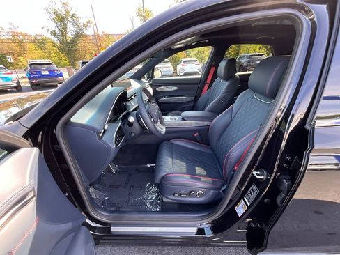 Used 2025 Genesis GV70 3.5T Sport w/ Sport Advanced Package image 40