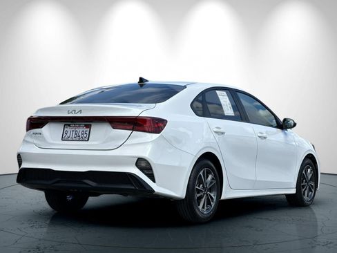 Used 2024 Kia Forte LXS w/ LXS Technology Package FWD image 4