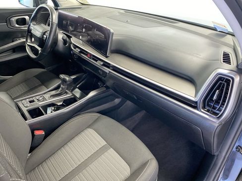 Certified 2026 Kia Sorento LX FWD image 29