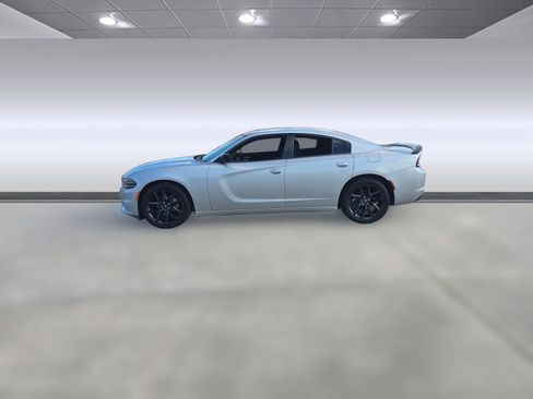 Used 2022 Dodge Charger SXT w/ Blacktop Package image 2