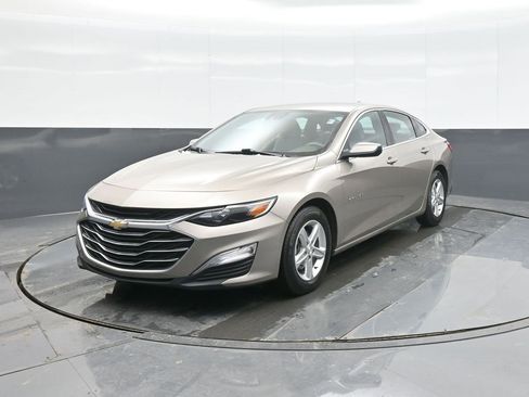 Used 2022 Chevrolet Malibu LS w/ Driver Confidence Package II image 3