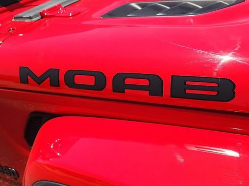 Used 2018 Jeep Wrangler Unlimited Sahara w/ Quick Order Package 24M Moab AWD/4WD image 7