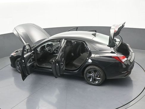 Used 2023 Hyundai Elantra SEL image 59