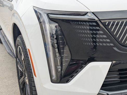 Certified 2025 Cadillac Escalade IQ Sport 1 w/ Smart Trailering package image 11