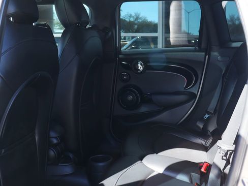 Used 2017 MINI Cooper S image 30