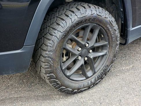 Used 2021 Jeep Grand Cherokee L Laredo w/ Luxury Tech Group I AWD/4WD image 7