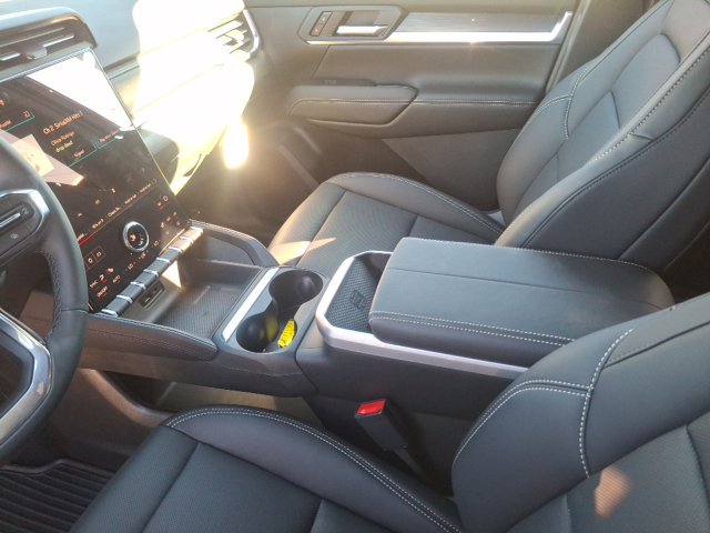 New 2027 GMC Terrain Elevation w/ Elevation Premium Package AWD/4WD image 24