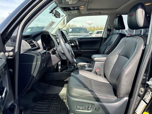 Used 2019 Toyota 4Runner TRD Off-Road Premium AWD/4WD image 21