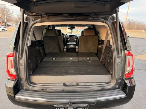 Used 2015 GMC Yukon Denali w/ Premium Package AWD/4WD image 6