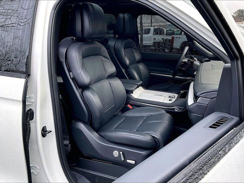 Used 2025 Lincoln Navigator L Reserve w/ Jet Appearance Package image 7